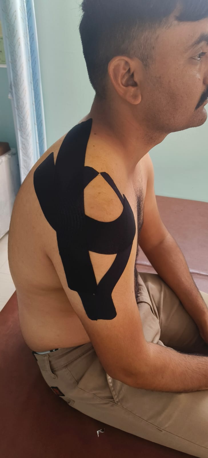 Spine-X Chiropractic clinic treatment room and equipment