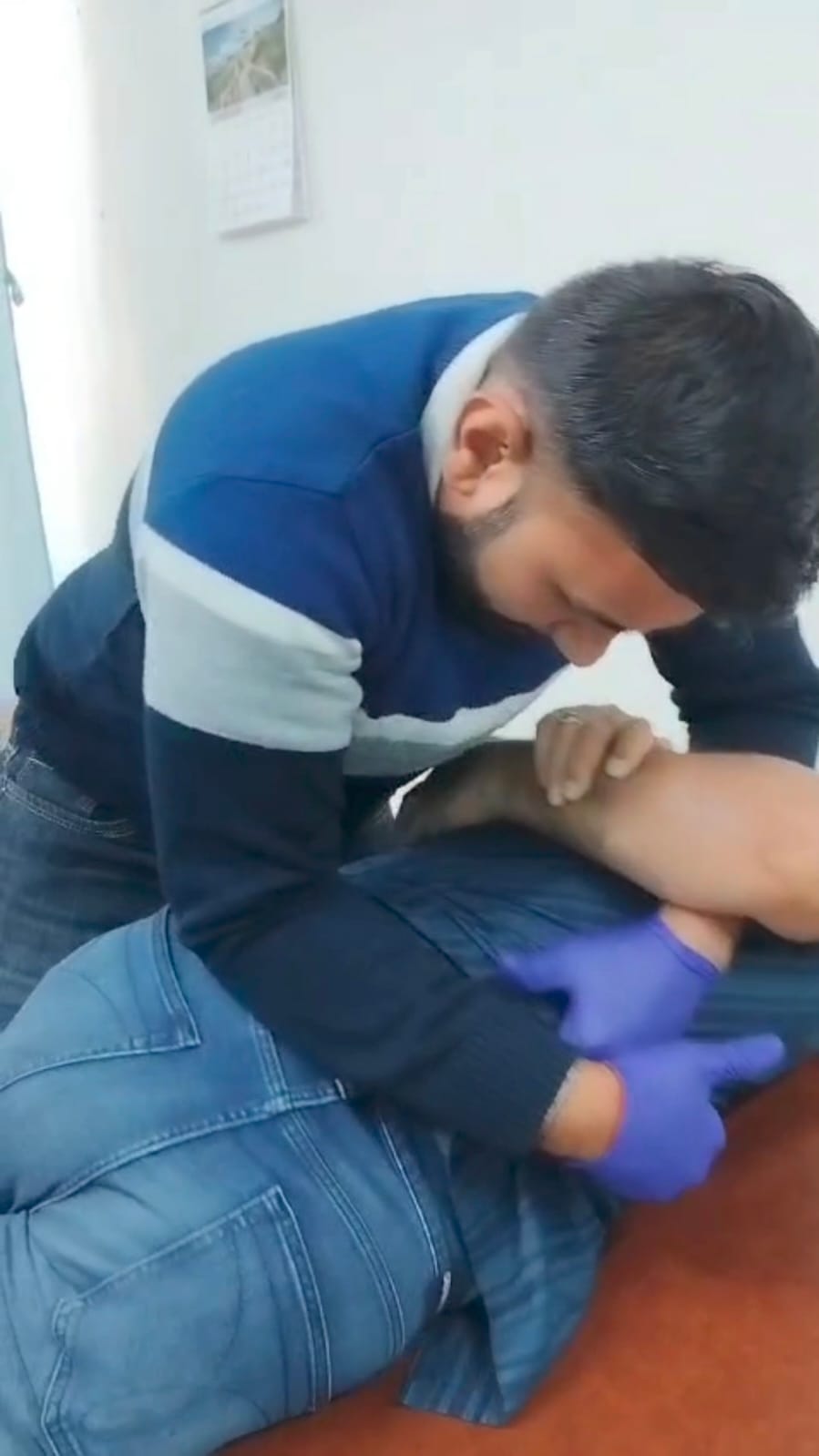 Chiropractic treatment session at Spine-X Chiropractic clinic
